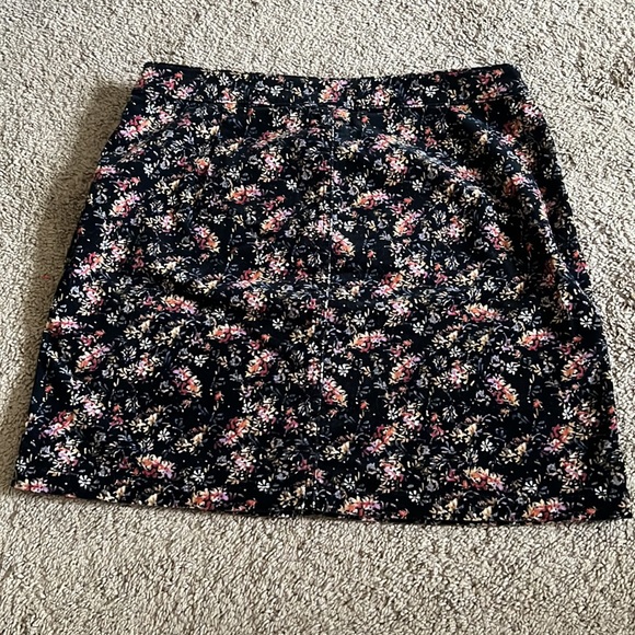 Target Mini skirt! Women’s size 4 - Picture 3 of 3